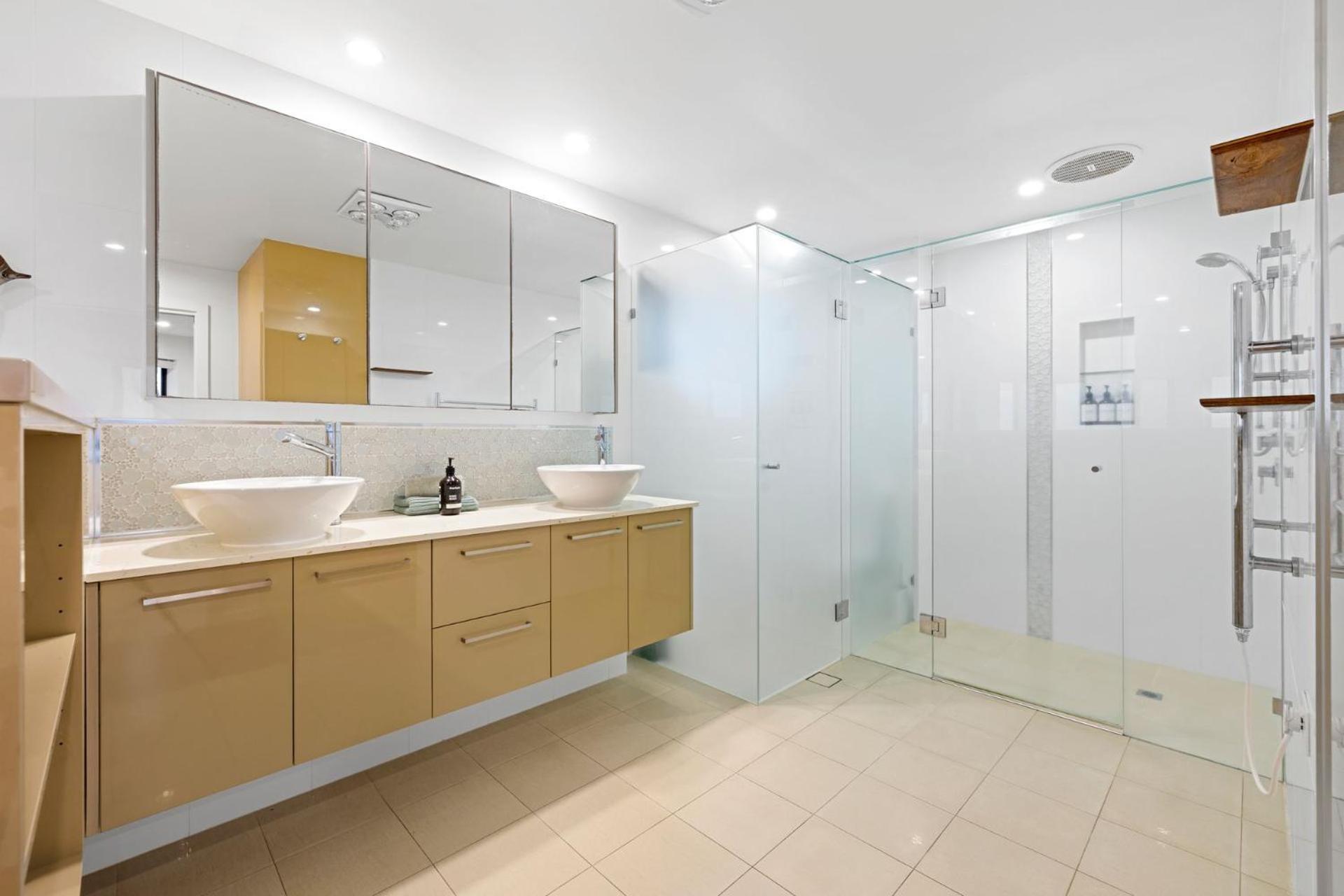 Shoreline 9 Penthouse With Ocean Views แฮสติงส์พอยท์ ภายนอก รูปภาพ