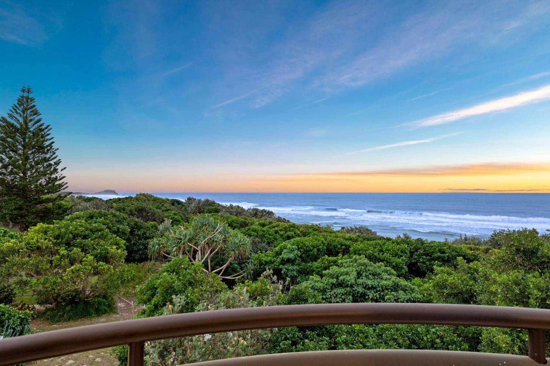 Shoreline 9 Penthouse With Ocean Views แฮสติงส์พอยท์ ภายนอก รูปภาพ