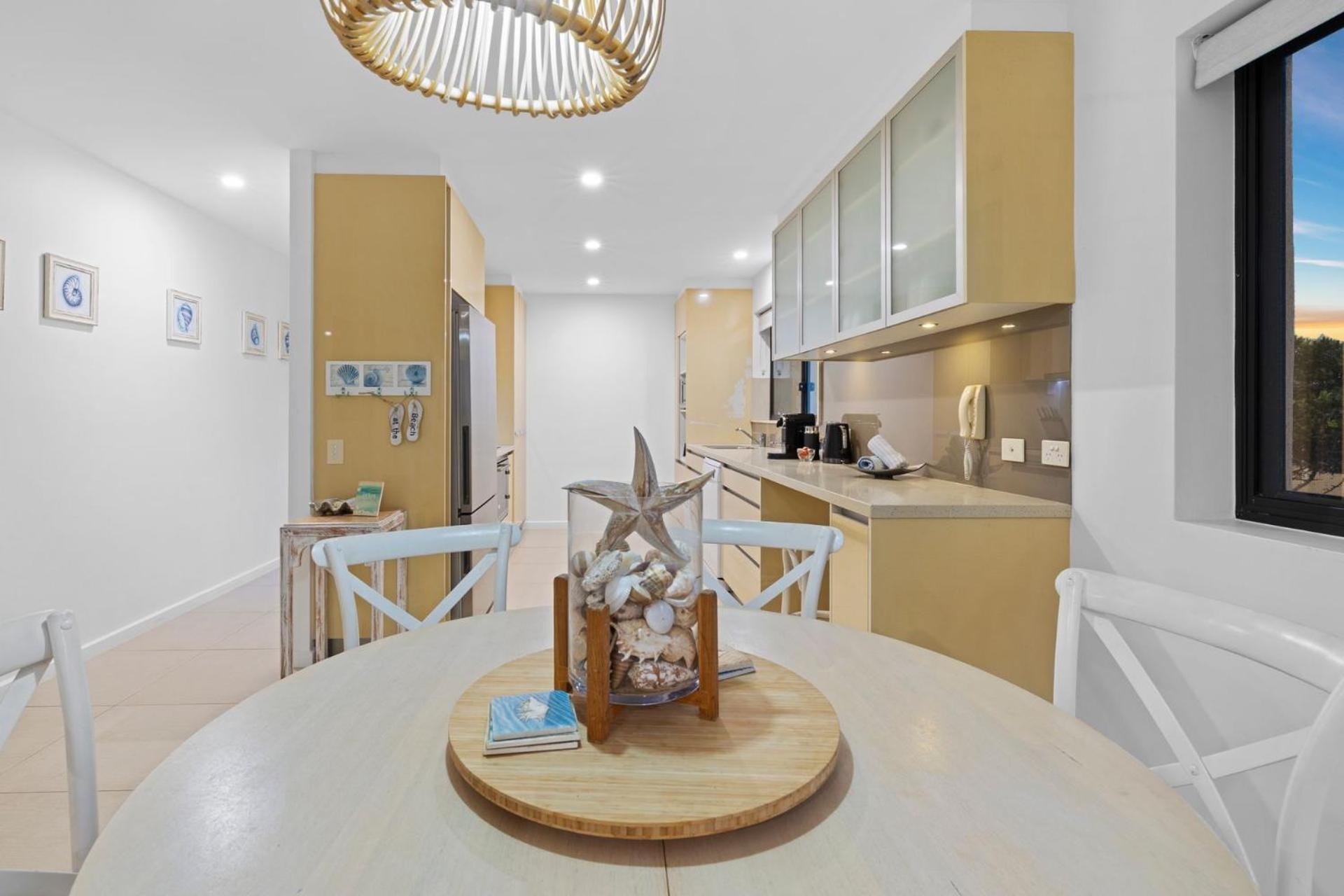 Shoreline 9 Penthouse With Ocean Views แฮสติงส์พอยท์ ภายนอก รูปภาพ